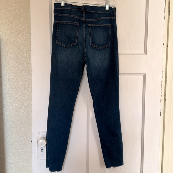 Celebrity Pink - The Spice high-rise distressed jeans w/ raw edge hem - sz 11/30 - Picture 4 of 6